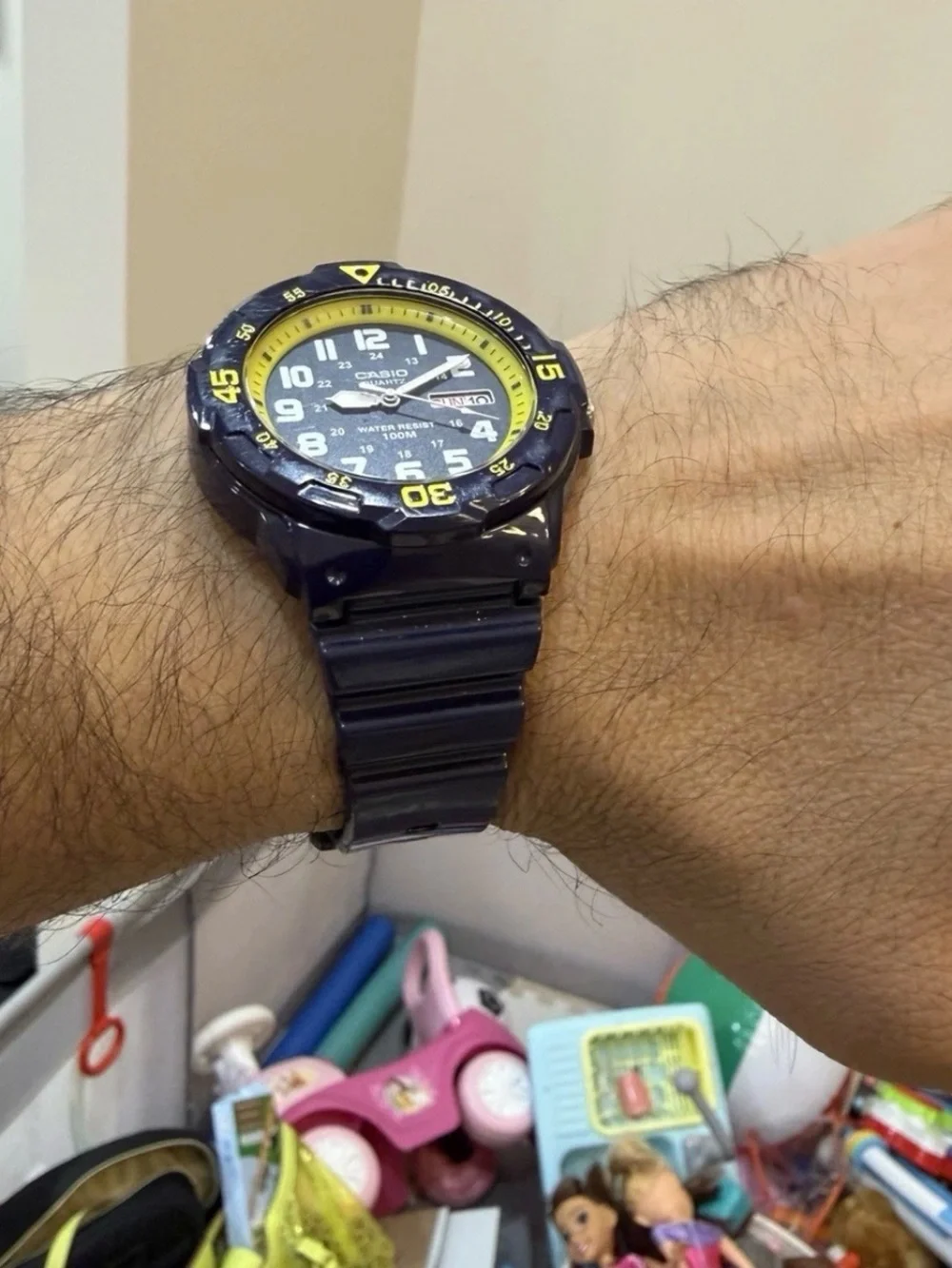 Casio MRW-200HC-2BV Mens Diver Style Analog Watch Navy Blue Yellow Day Date 100M